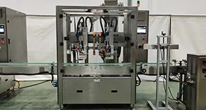 Máquina de Llenado y Tapado con Sistema de Seguimiento