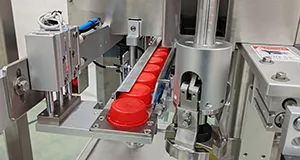 Máquina de Llenado y Tapado con Sistema de Seguimiento